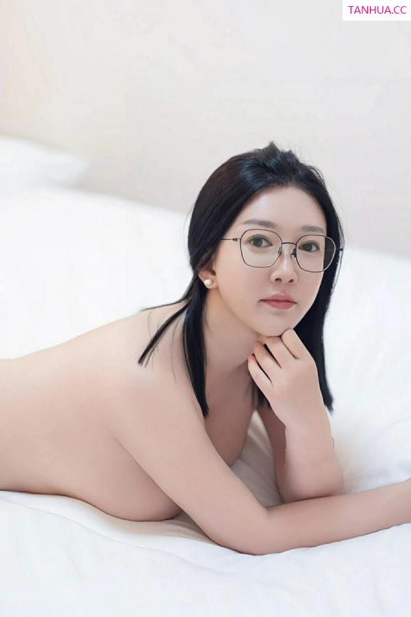   [XiuRen]高清写真图 2025.09.29 No.10824 雅茹老师 情趣内衣第54张图片
